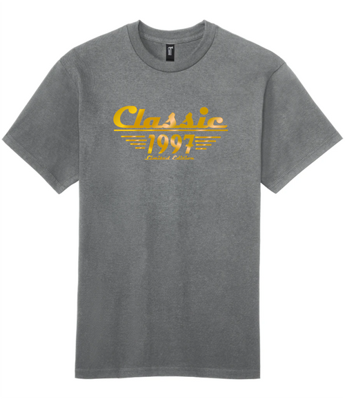 Klassisches personalisiertes T-Shirt als Geburtstagsgeschenk in limitierter Auflage